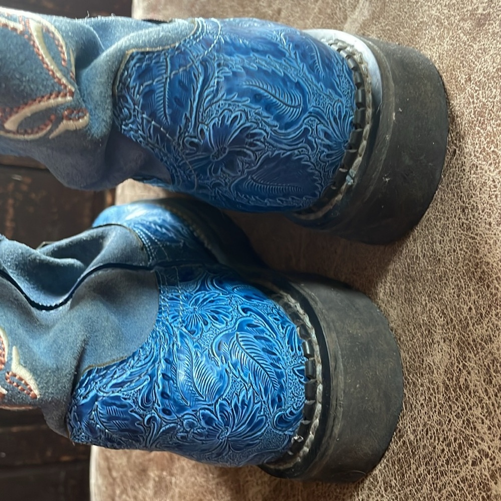Justin Women's Blue Round Toe Cowgirl Boots. Good Condition. Size 8B. - Picture 11 of 16